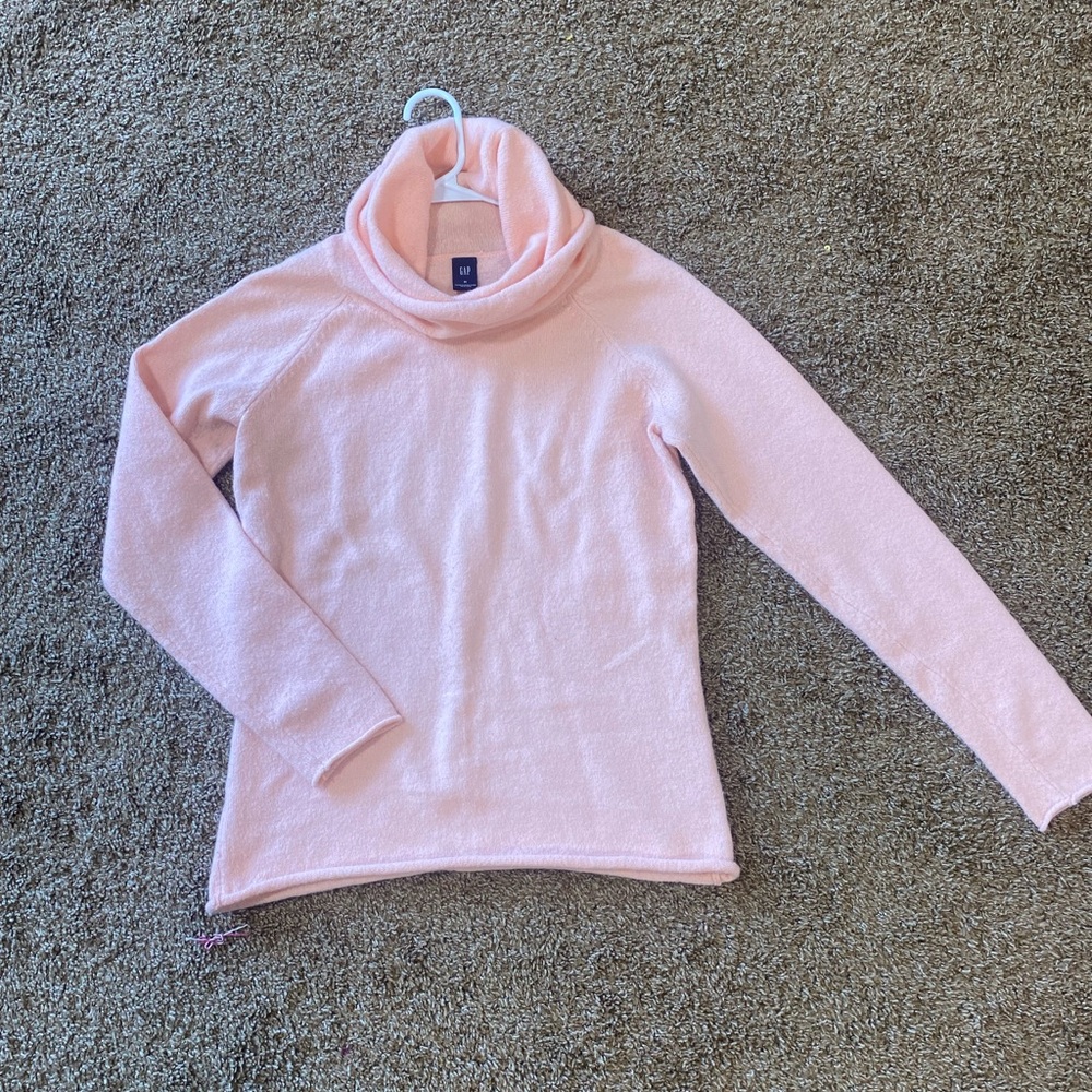 Women’s Medium GAP turtleneck sweater